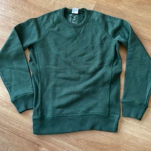 New men’s Gap sweatshirt